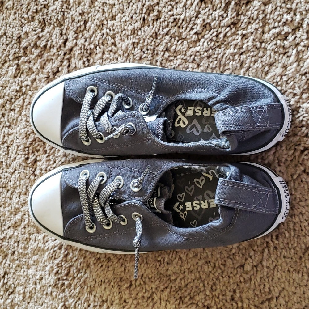 Converse tennis shoes